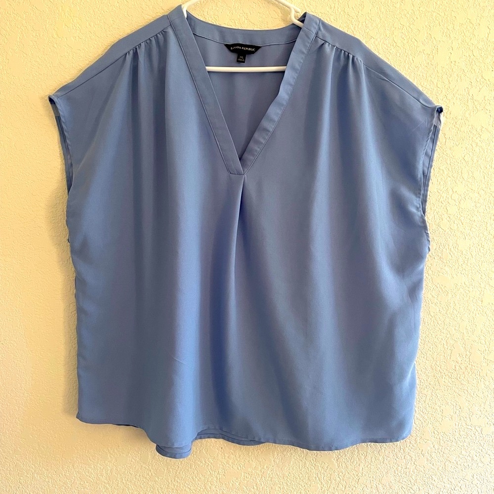 Women's Banana Republic Blue V-Neck Top - XXL